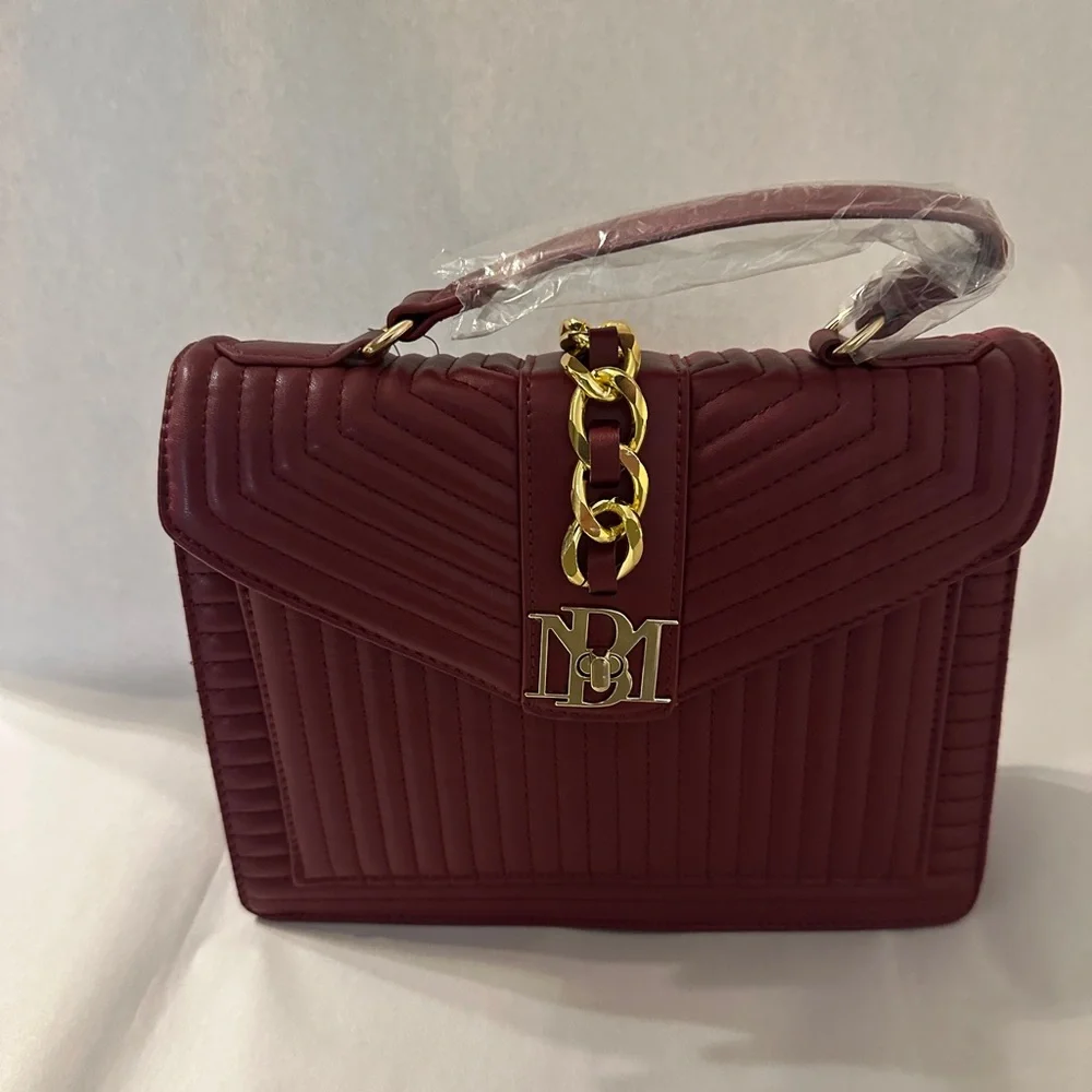 Badgley Mischka Quilted Crossbody w/ Big Chain Detail - NWT - Picture 1 of 16